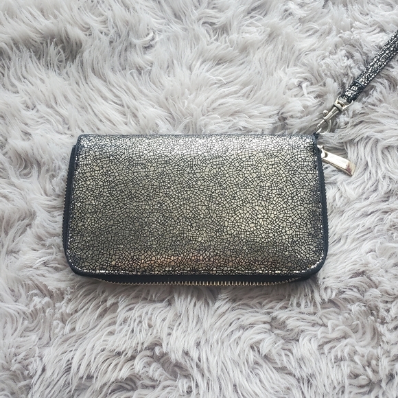 Luxe Metallic Gold and Black Designer Distress Wristlet Wallet - Picture 2 of 9